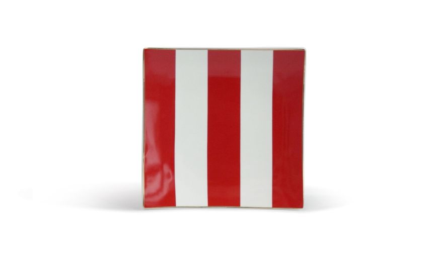 Riga piatto decorativo in porcellana rosso - -Rosso-Porcellana-18 cmx18 cm Riga piatto decorativo in porcellana rosso - -Rosso-Porcellana-18 cmx18 cm